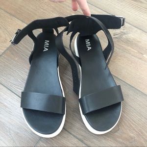 mia jovi sandals